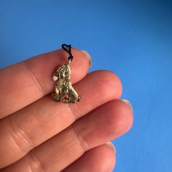 Gold Basset Hound Pendant - Picture 2 of 4